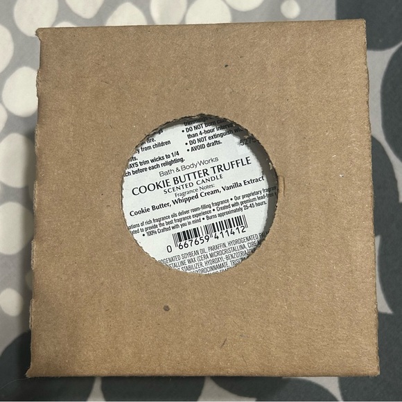 Bath & Body Works Cookie Butter Truffle 3 Wick Candle - Picture 2 of 2